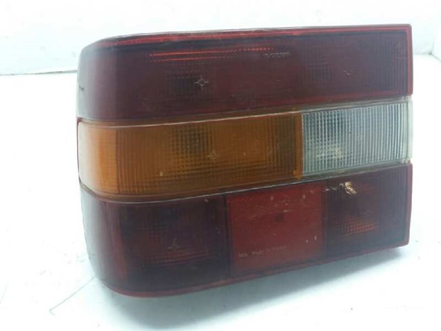 Lanterna traseira esquerda externa 9151629 Volvo