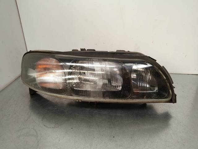 Luz direita 9151852 Volvo