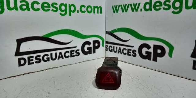 Botão de ativação do sinal de emergência Volvo XC90