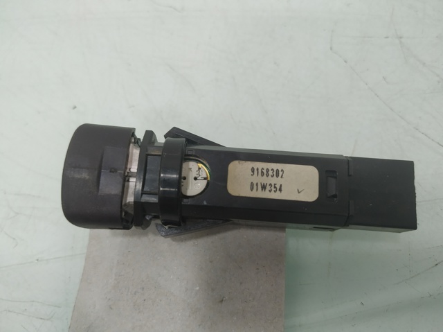 Botão de ativação do sinal de emergência Volvo XC90