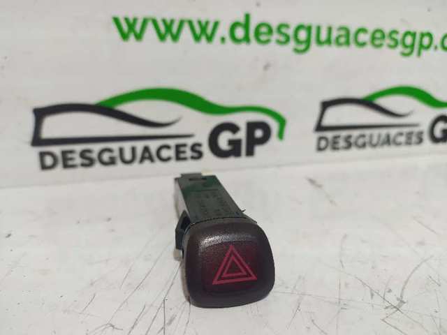 Botão de ativação do sinal de emergência Volvo XC90