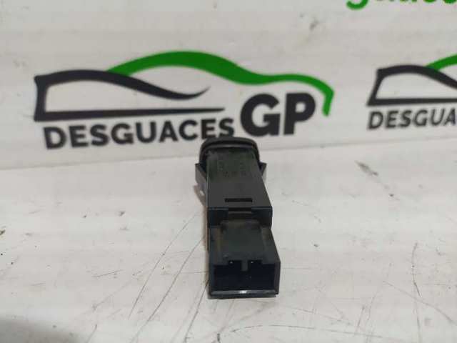 Botão de ativação do sinal de emergência Volvo XC90