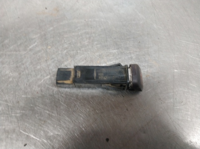 Botão de ativação do sinal de emergência Volvo XC90