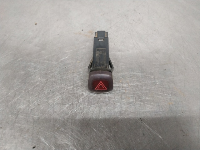 Botão de ativação do sinal de emergência Volvo XC90