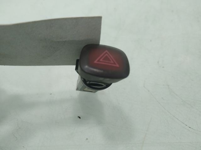 Botão de ativação do sinal de emergência Volvo XC90