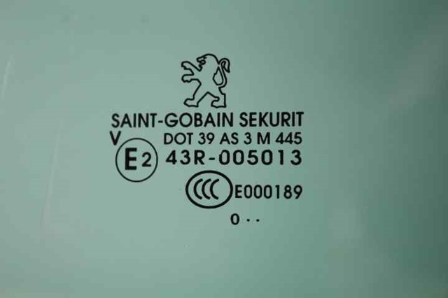 9203JW PEUGEOT Стекло двери задней левой купить в Львов