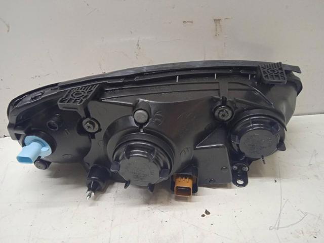 921012D120 HYUNDAI Левая фара купить в Кривой Рог