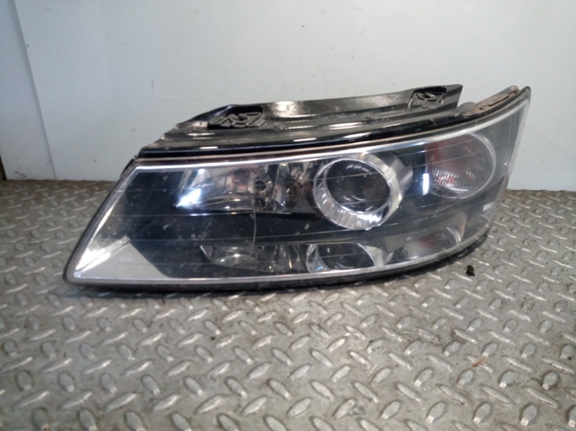 Luz esquerda 921013K110 Hyundai/Kia