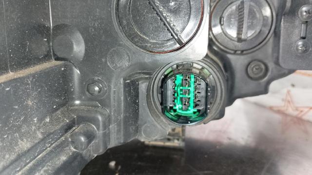921013U210 HYUNDAI Левая фара купить в Житомир