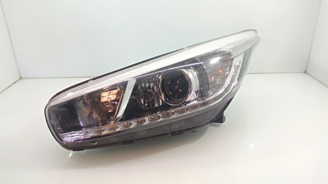 Luz esquerda 92101A2220 Hyundai/Kia