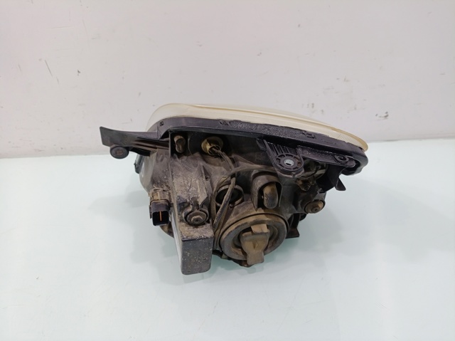 92102070 HYUNDAI Фара правая купить в Хмельницкий