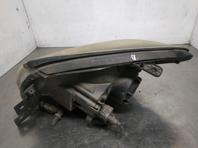 HYUNDAI 921020Z010 Правая фара в наличии Украина