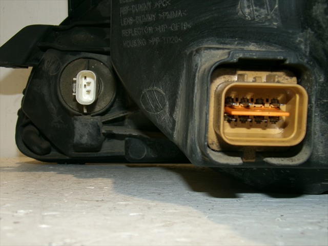 HYUNDAI 921021C500 Фара правая в наличии Харьков