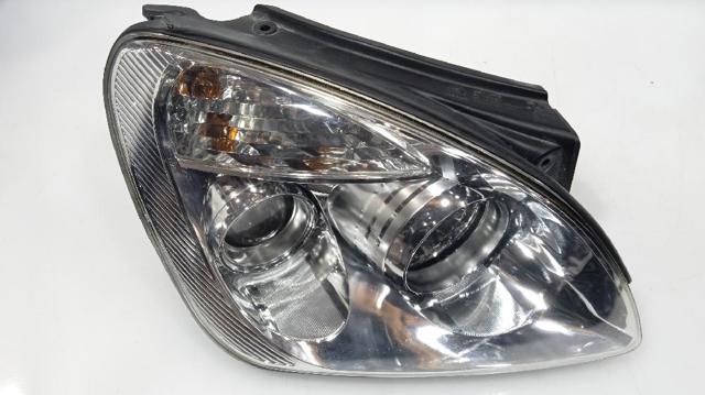 921021D020 HYUNDAI Фара правая купить в Николаев