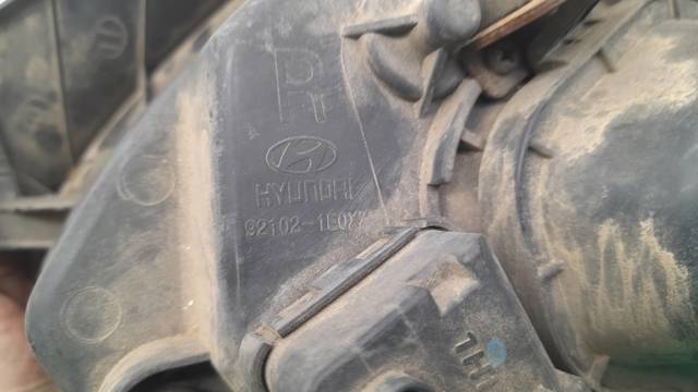 921021E0XX HYUNDAI Правая фара купить в Днепр