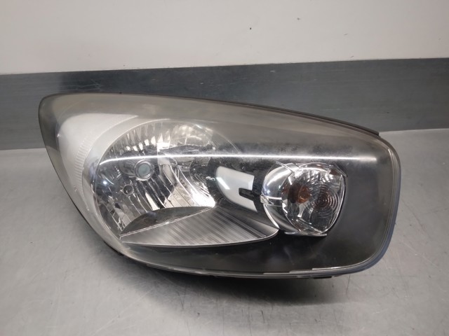 HYUNDAI 921021Y011 Правая фара в наличии Ровно