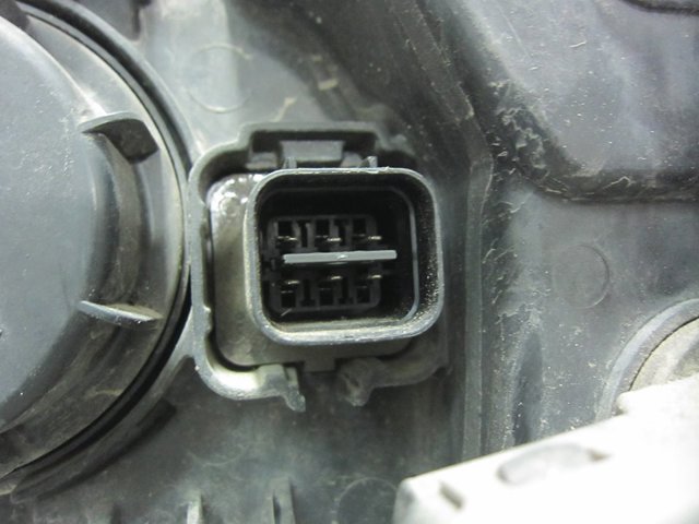 921023F110 HYUNDAI Фара правая купить в Тернополь
