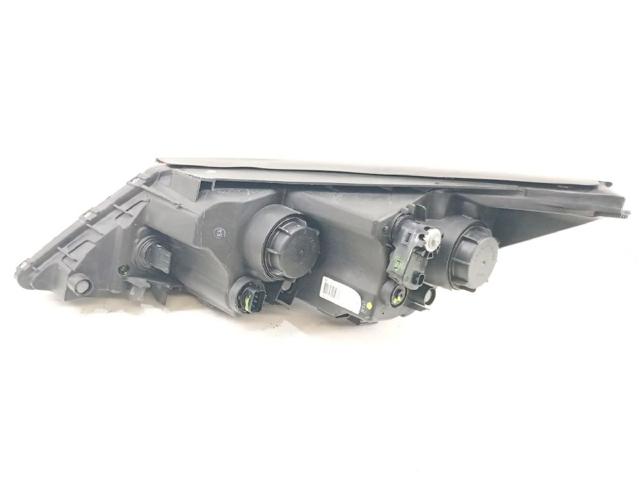 921023U250 HYUNDAI Правая фара купить в Львов