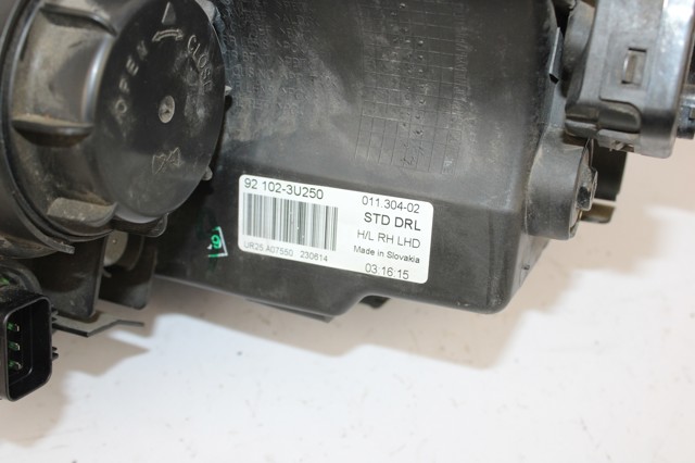 921023U250 HYUNDAI Правая фара купить в Тернополь