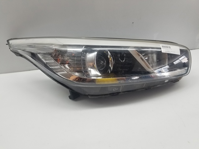 Luz direita 92102A2010 Hyundai/Kia