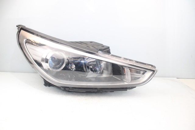 92102G4020 HYUNDAI Правая фара купить в Черновцы