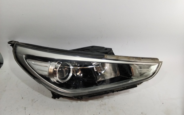 HYUNDAI 92102G4020 Фара правая в наличии Житомир