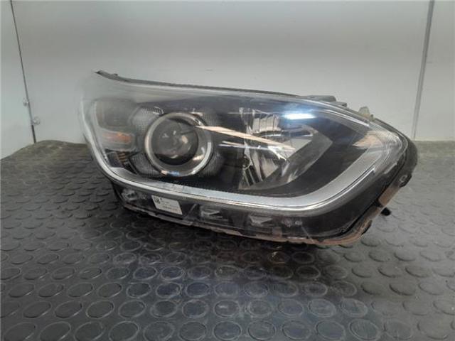 92102J7050 HYUNDAI Правая фара купить в Тернополь