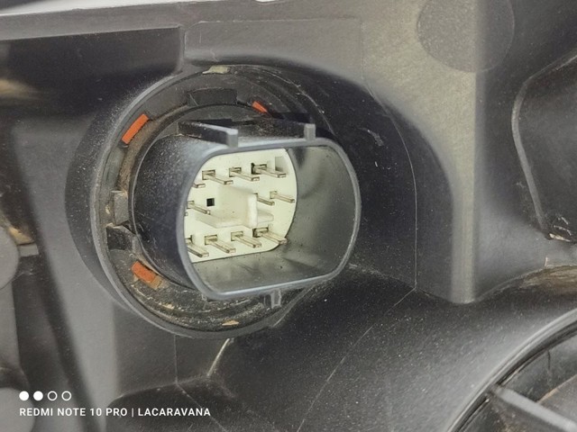 HYUNDAI 92102J7300 Правая фара в наличии Украина