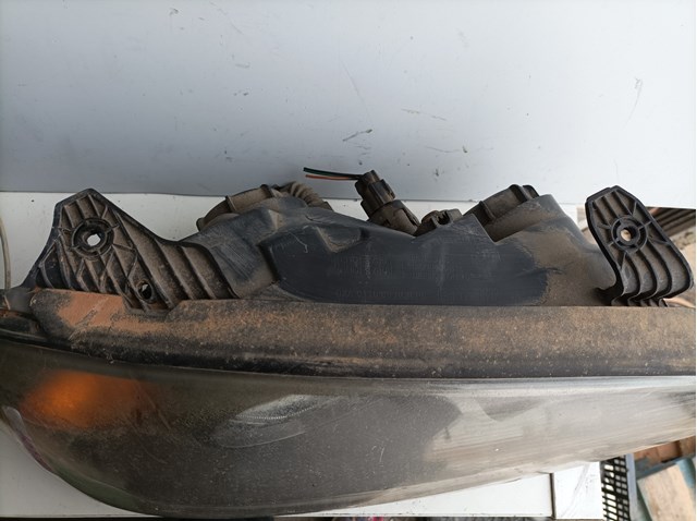 HYUNDAI 921042D520 Фара правая в наличии Тернополь