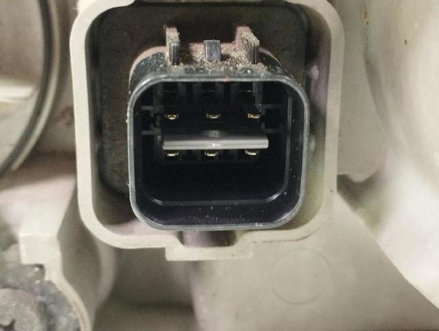 HYUNDAI 921043A020 Правая фара в наличии Ужгород