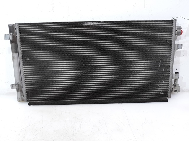 Condensador de ar condicionado / radiador para Renault Fluence 1.5 DCI (L30D, L30L, L306, L33F, L33L, L33M, L33V, L33W) K9K836 921100001R