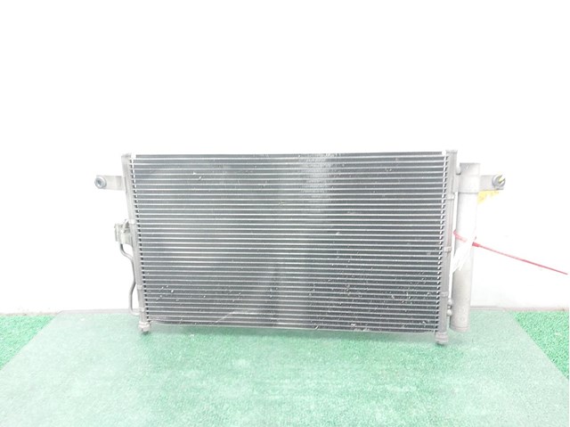 Condensador de ar condicionado / radiador para Nissan Almera II Hatchback 1.5 QG15DE 92110BM400