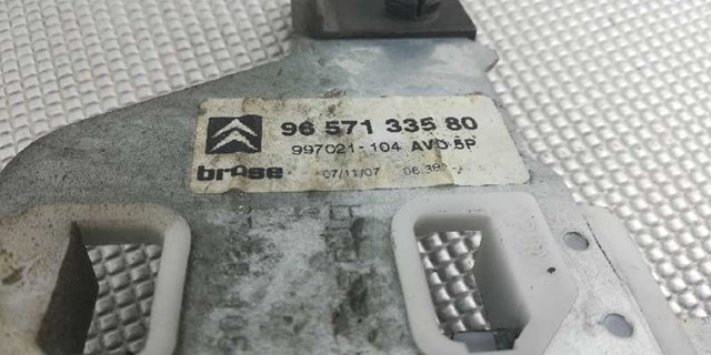 9222V0 PEUGEOT Стеклоподъемник передней правой двери купить в Ровно