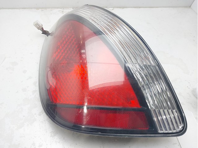 Lanterna traseira esquerda 924011G210 Hyundai/Kia