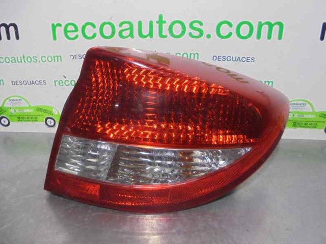 Lanterna traseira direita 92402FD020 Hyundai/Kia