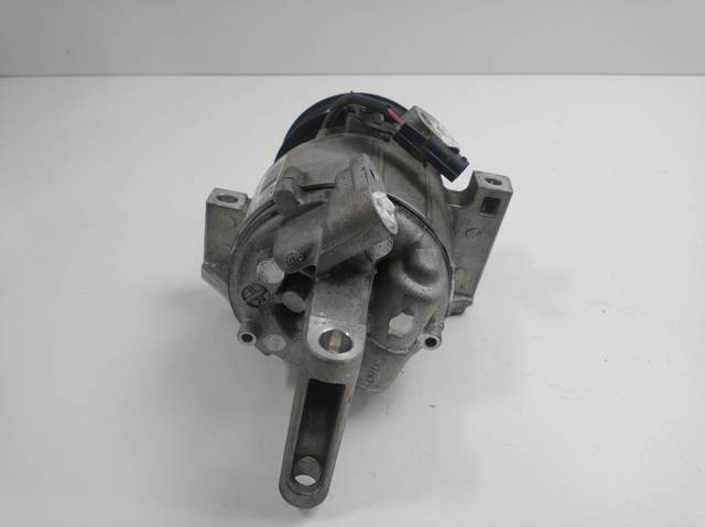 926002090R RENAULT Компрессор кондиционера купить в Павлоград