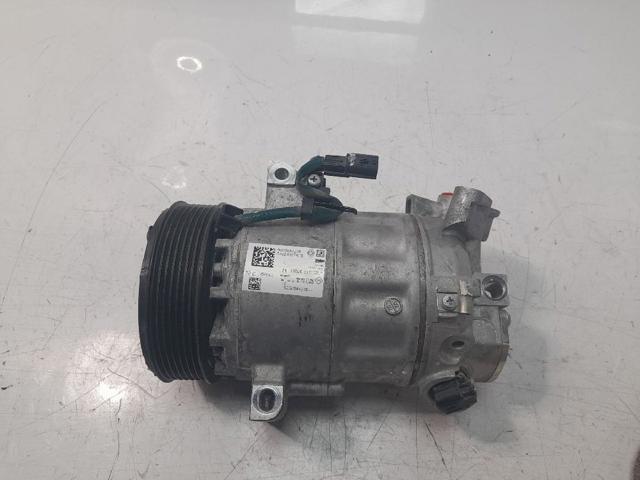 926002888R RENAULT Компрессор кондиционера купить в Львов