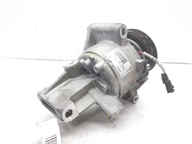RENAULT 926005689R Компрессор кондиционера в наличии Житомир
