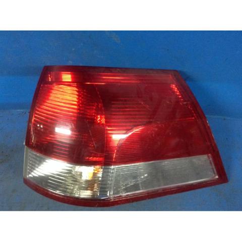 Lanterna traseira direita externa 93177996 Opel