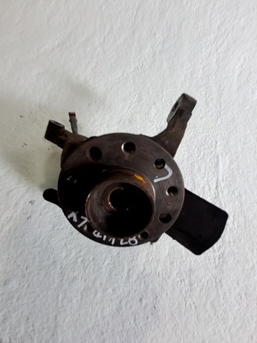 Cubo dianteiro 93178652 OPEL