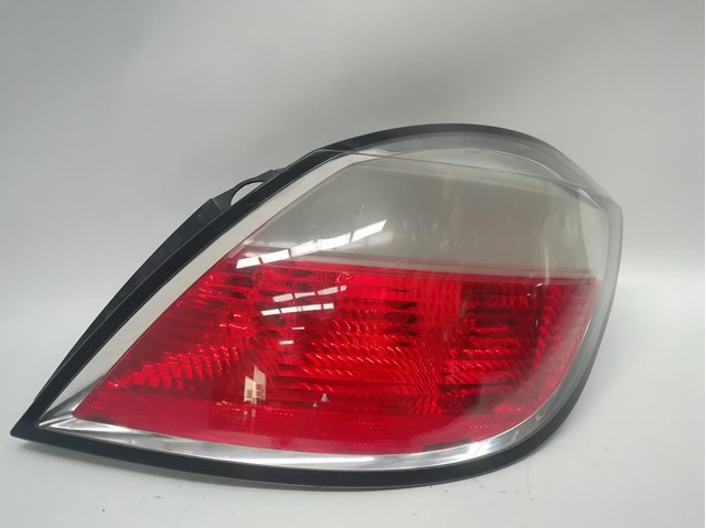 Luz traseira direita para Opel Astra H (A04) (2004-2010) 1.6 (L48) Z16XEP 93178772