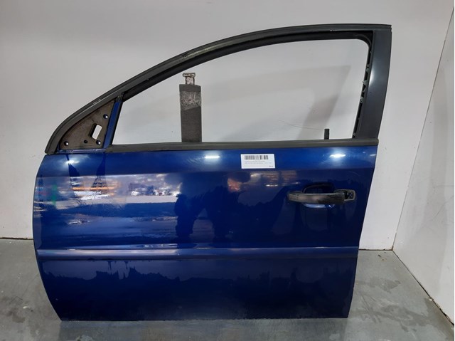 Porta dianteira esquerda para Opel Vectra C GTS 2.2 DTI 16V (F68) Y22DTR 93186031