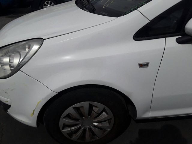 Asa dianteira esquerda para Opel Corsa D 1.3 CDTI (L08, L68) Z13DTH 93189645