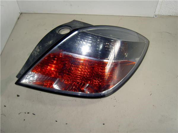Luz traseira direita para Opel Astra H (A04) (2004-2010) Z16XEP 93190305