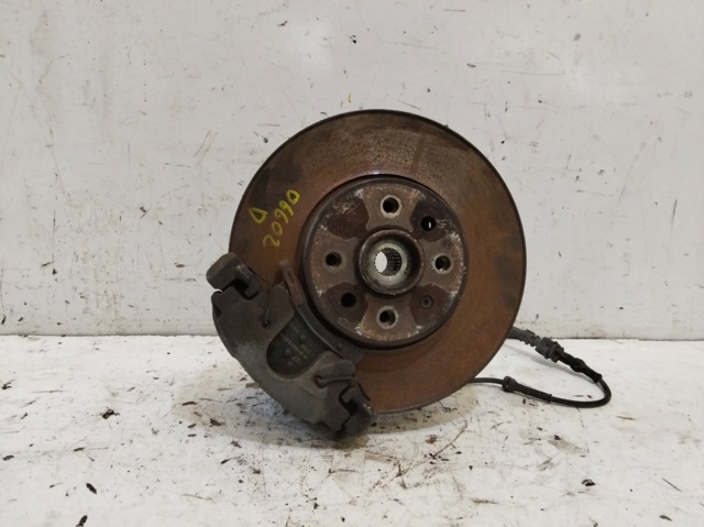 OPEL 93328738 Цапфа (поворотный кулак) передний правый в наличии Львов