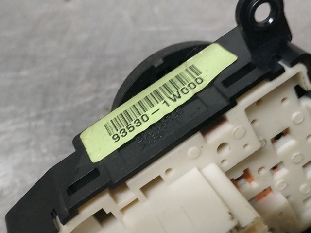 HYUNDAI 935301W000 Блок управления зеркалами заднего вида, на двери в наличии Полтава