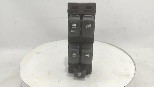 935701C110 HYUNDAI Кнопочный блок управления стеклоподъемником передний левый купить в Винница