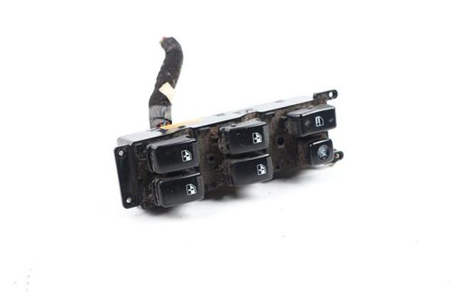 935701G110 HYUNDAI Кнопочный блок управления стеклоподъемником передний левый купить в Чернигов