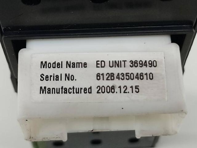 HYUNDAI 935701H120 Кнопочный блок управления стеклоподъемником передний левый в наличии Ирпень