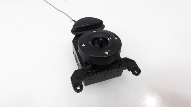 935702B000S4 HYUNDAI Кнопочный блок управления стеклоподъемником передний левый купить в Тернополь